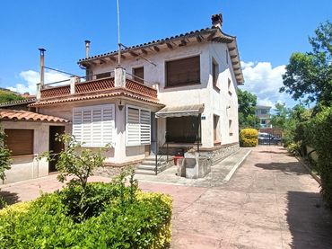 Casa con balcón en venta en Carrer Gran Via Tomàs Balvey 86