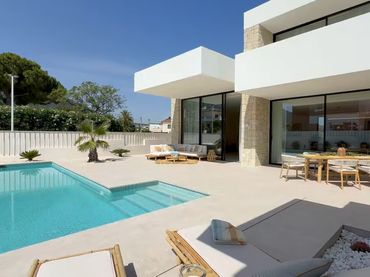 Chalet con piscina en venta en Carrer Colon 47