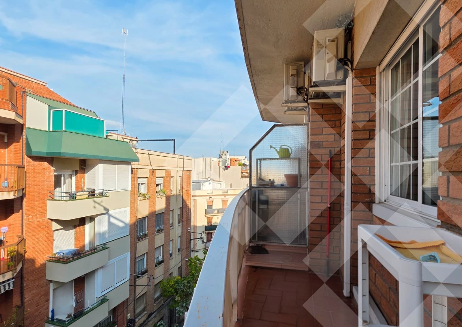 Vista exterior de Piso de alquiler en  Barcelona Capital con Aire acondicionado, Calefacción y Parquet
