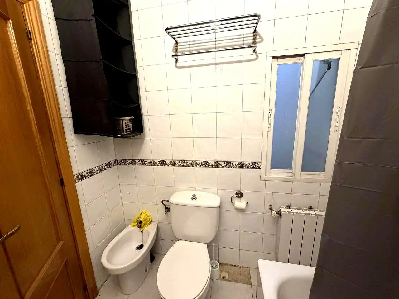 Baño de Piso de alquiler en Madrid con Aire acondicionado, Calefacción y Parquet