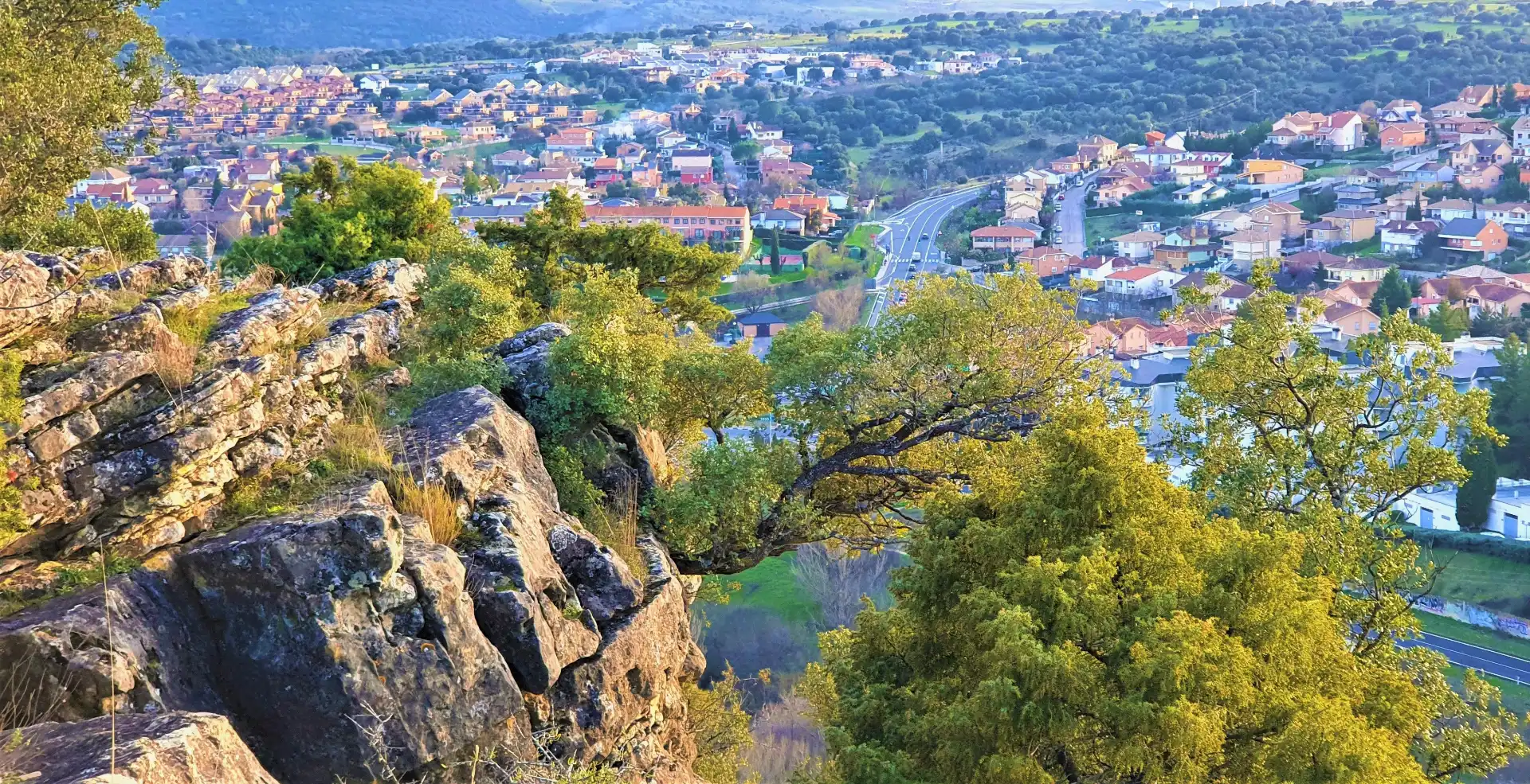 Vista exterior de Casa o xalet en venda en Guadalix de la Sierra amb Aire condicionat, Calefacció i Jardí privat