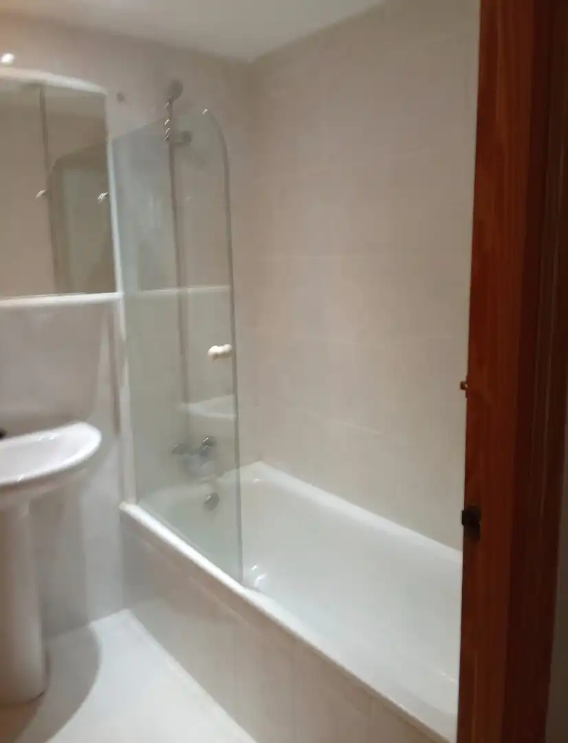 Badezimmer von Wohnung zur Miete in Calvià mit Klimaanlage, Terrasse und Ofen