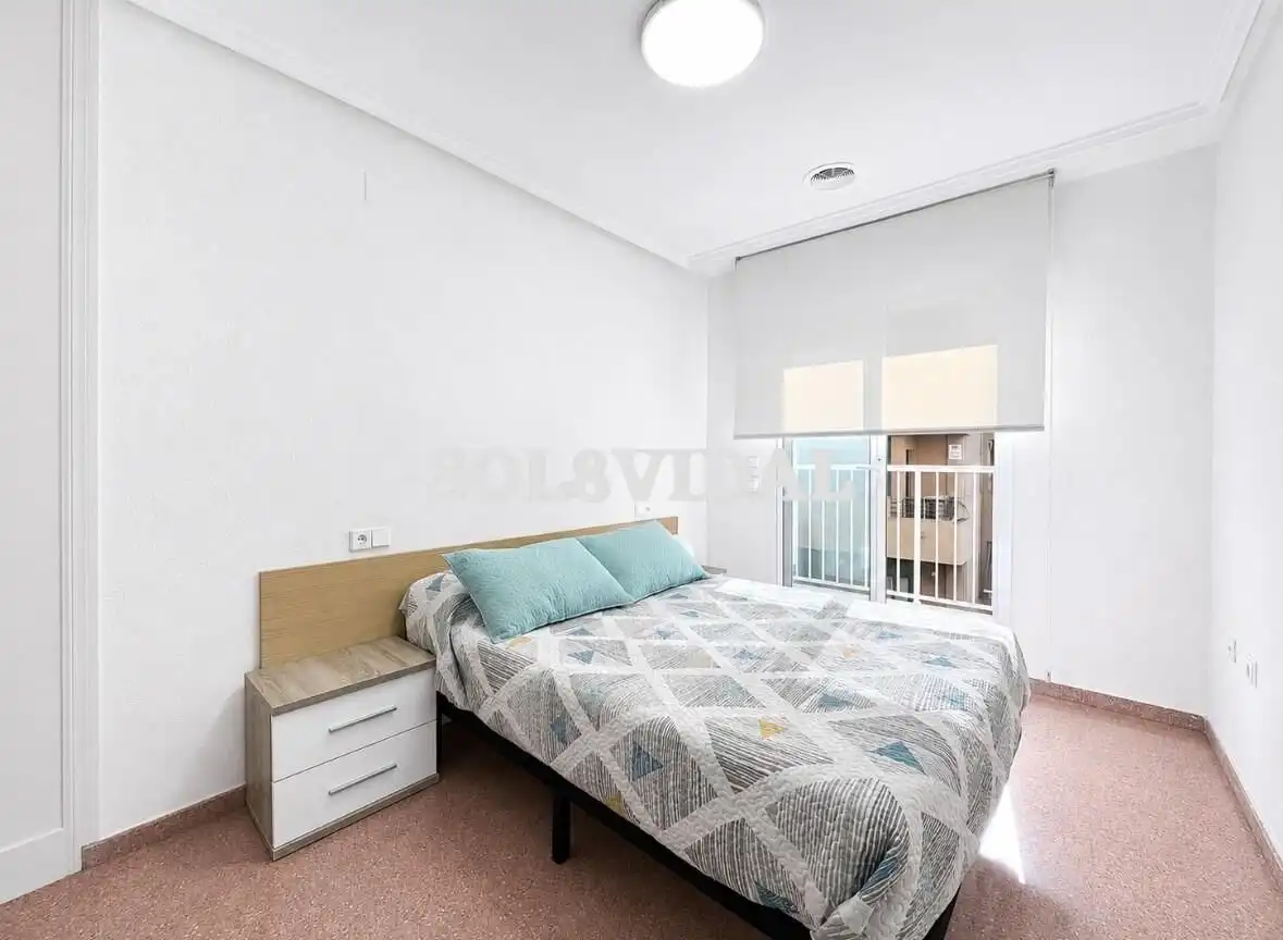 Habitación de Piso de alquiler en Orihuela con Calefacción, Amueblado y Balcón