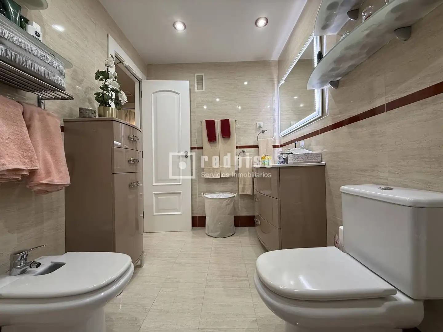 Baño de Piso en venta en Málaga con Aire acondicionado, Calefacción y Jardín privado