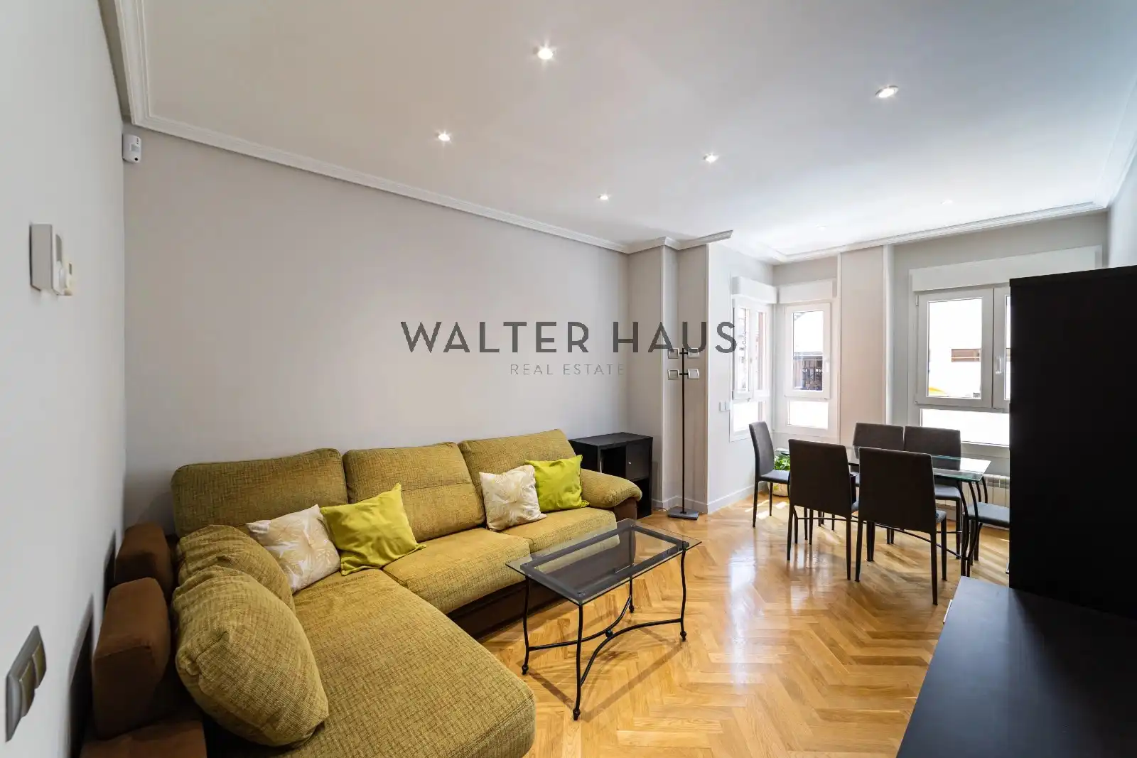 Exterior view of Flat for sale in Madrid  with Air Conditioner, Heating and Storage room