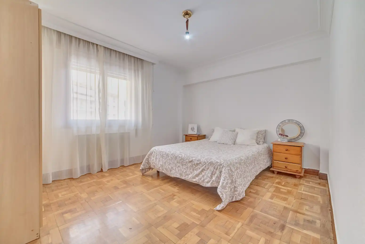 Habitación de Piso en venta en  Pamplona / Iruña con Calefacción, Parquet y Balcón