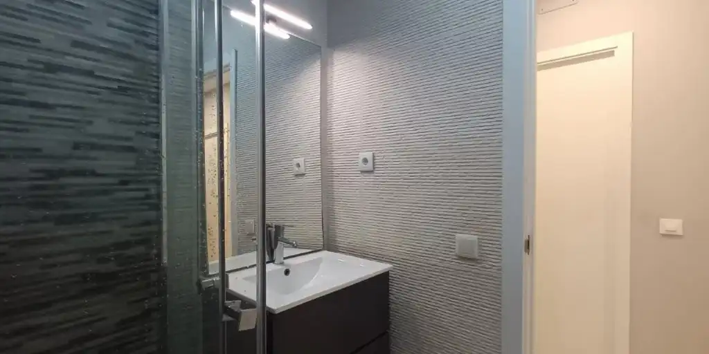 Bathroom of Duplexes for sale in Madrid  with Air Conditioner, Heating and Storage room