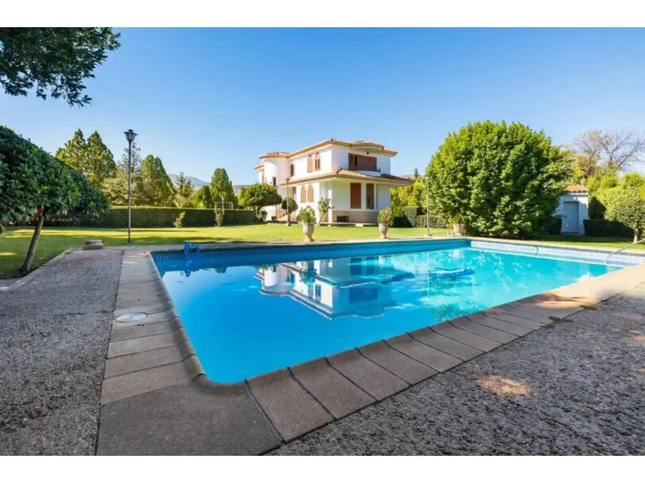 Piscina de Casa o xalet en venda en Baza amb Calefacció, Jardí privat i Terrassa