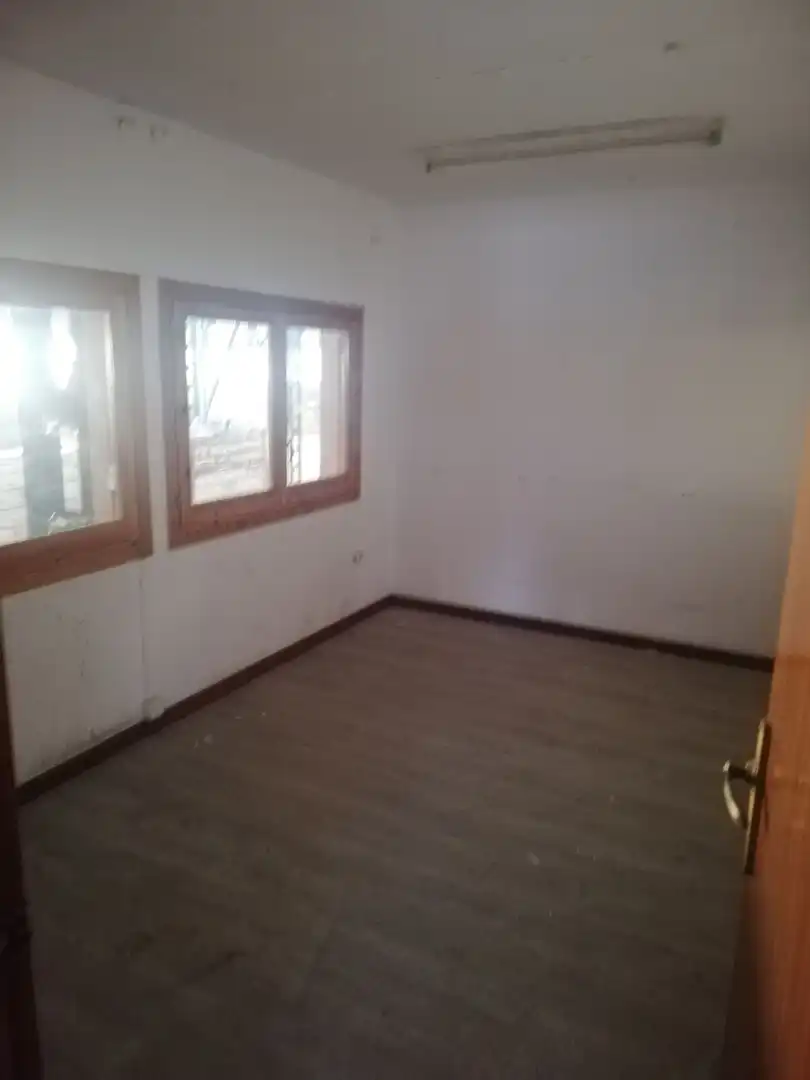 Fabrikhallen zur Miete in Monzón
