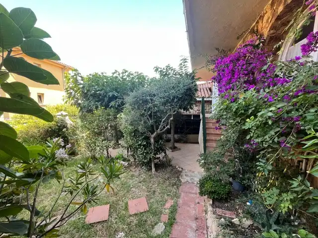 Jardín de Apartamento de alquiler en Castell d'Aro, Platja d'Aro i s'Agaró con Aire acondicionado, Jardín privado y Terraza
