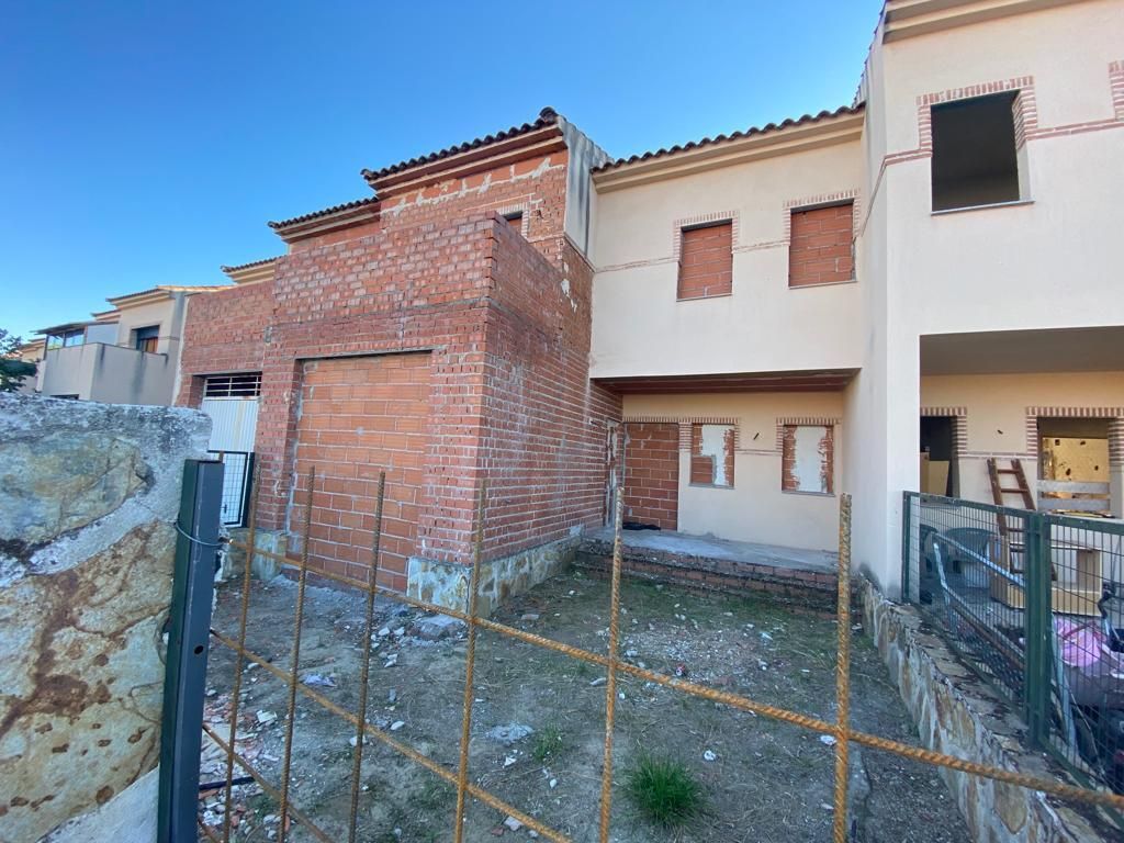 Vista exterior de Edifici en venda en Santa Olalla