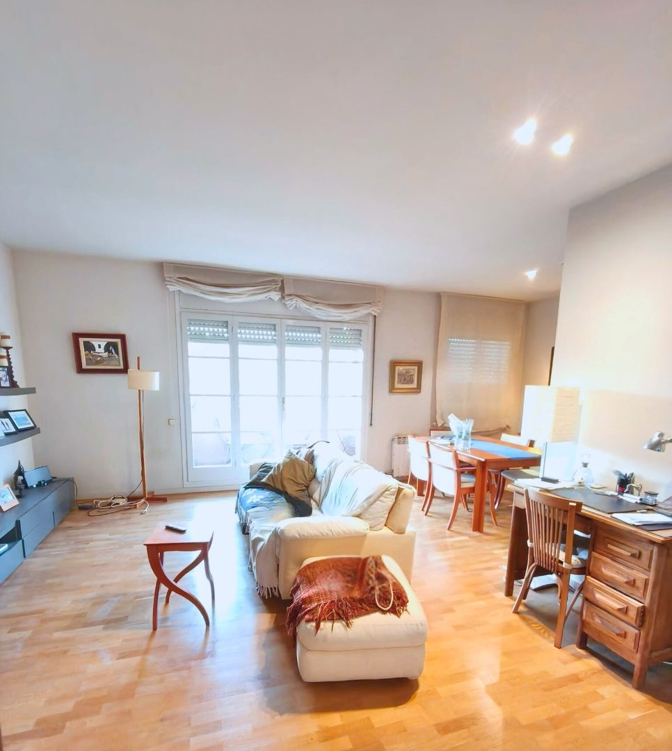 Living room of Flat for sale in Sant Just Desvern  with Heating, Parquet flooring and Terrace