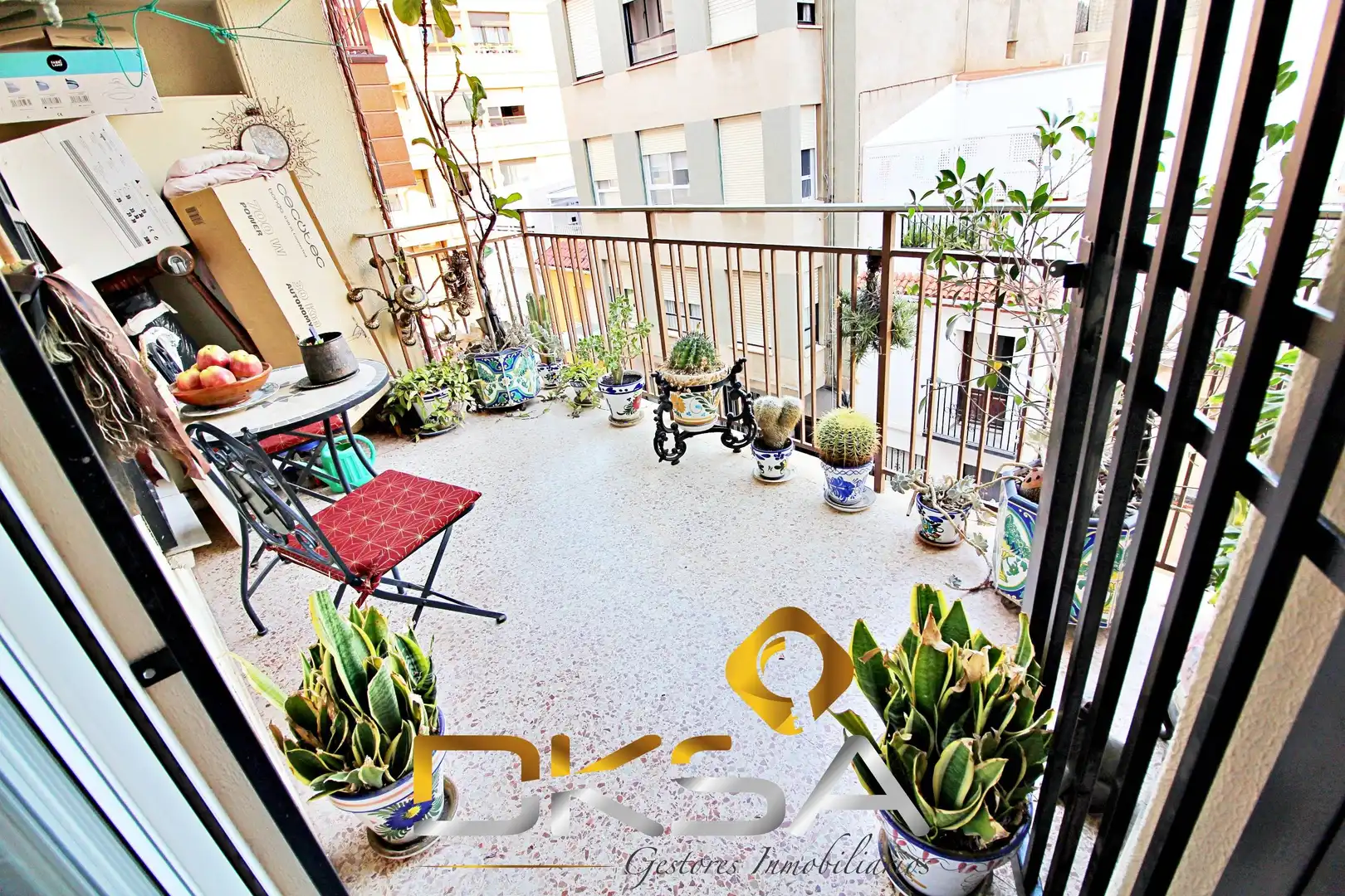 Terraza de Piso en venta en Castellón de la Plana / Castelló de la Plana con Terraza, Amueblado y Balcón
