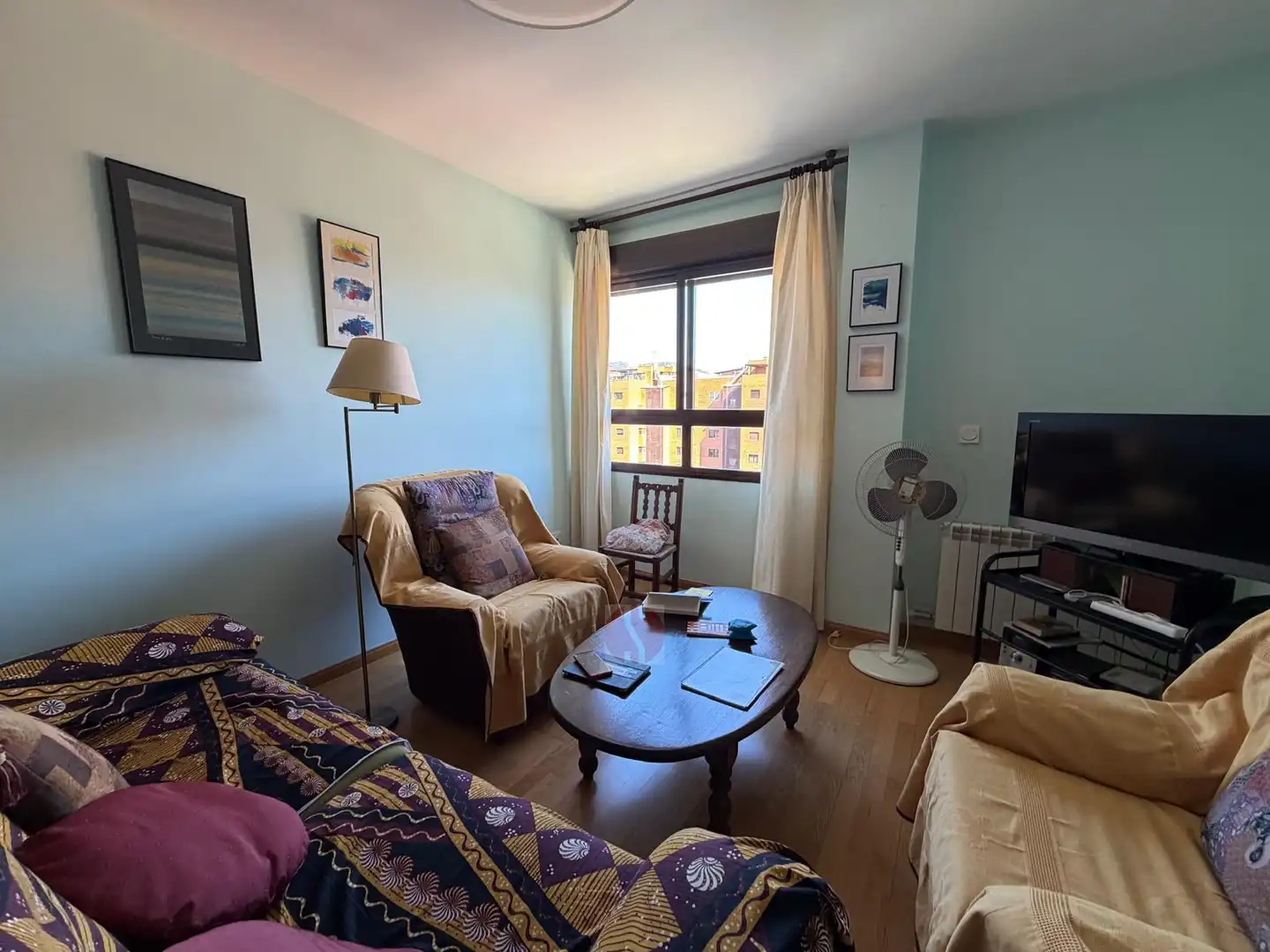Sala de estar de Ático en venta en Granada con Calefacción, Parquet y Terraza