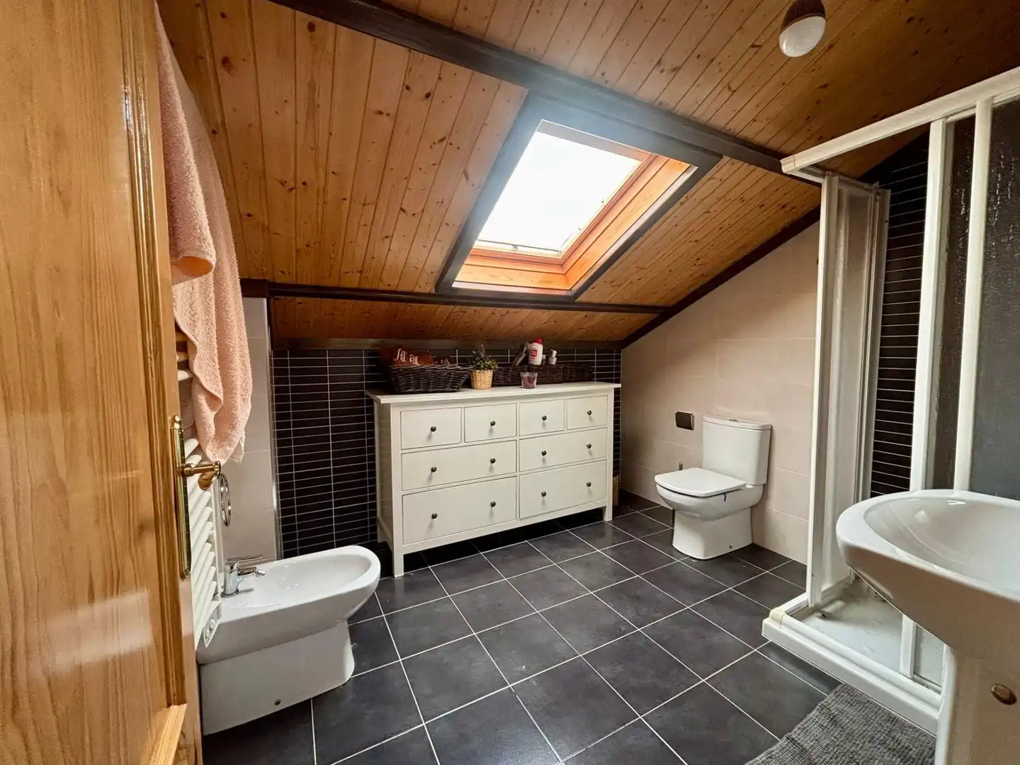 Bathroom of Houses for sale in Parada de Sil  with Heating, Private garden and Swimming Pool