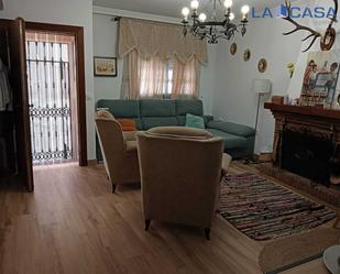 Sala d'estar de Casa o xalet en venda en Algeciras amb Terrassa i Balcó