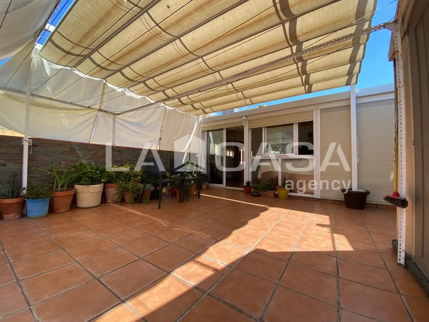 Terraza de Ático en venta en Santa Coloma de Gramenet con Calefacción y Terraza