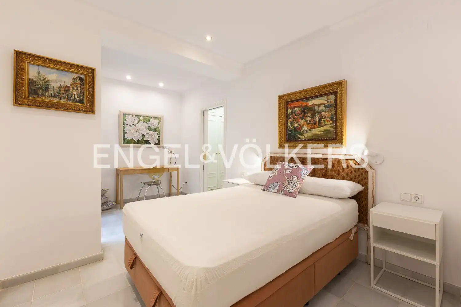 Habitación de Piso de alquiler en Valencia con Aire acondicionado, Calefacción y Amueblado