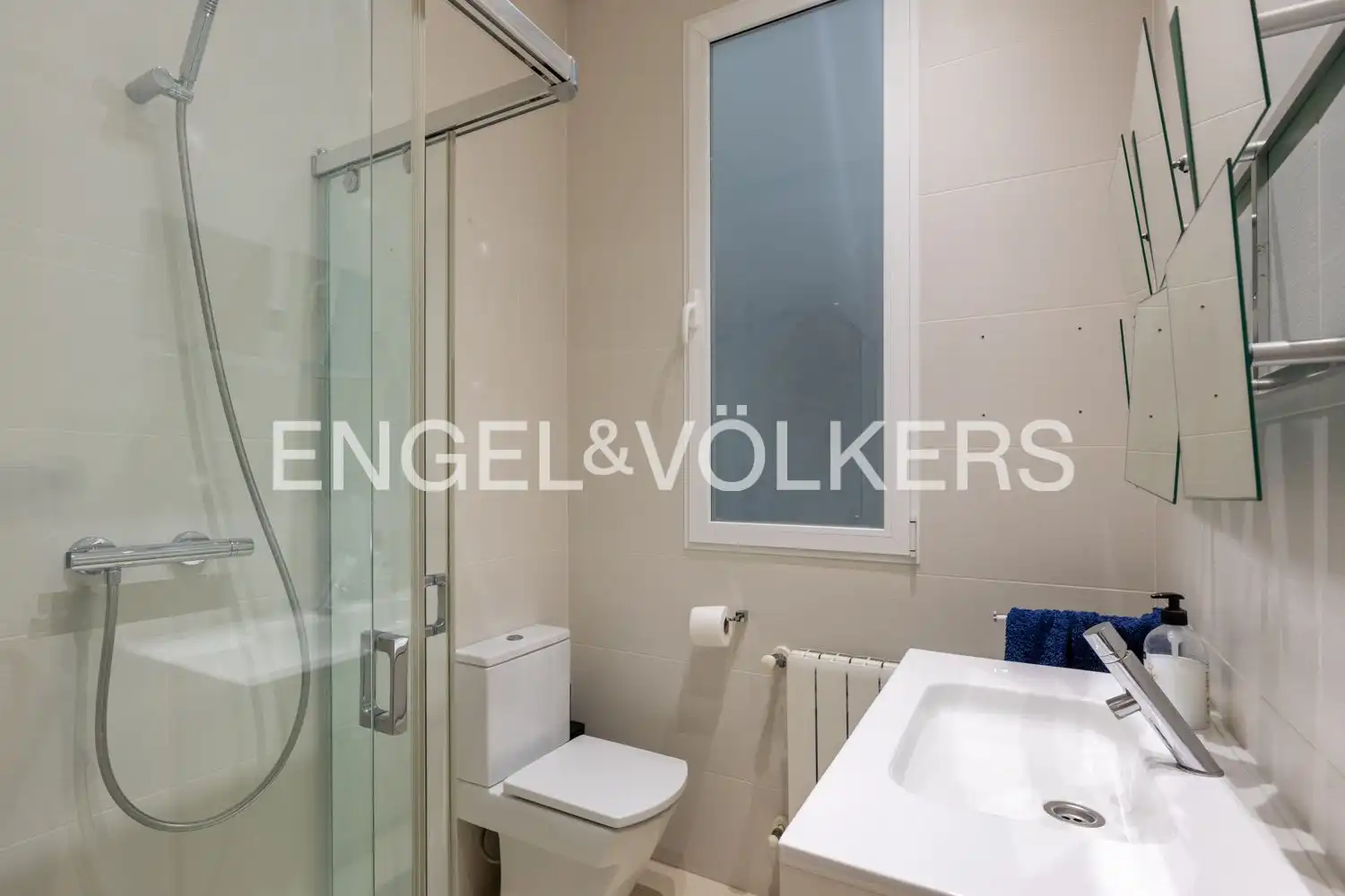 Baño de Piso en venta en Valencia con Aire acondicionado, Calefacción y Balcón