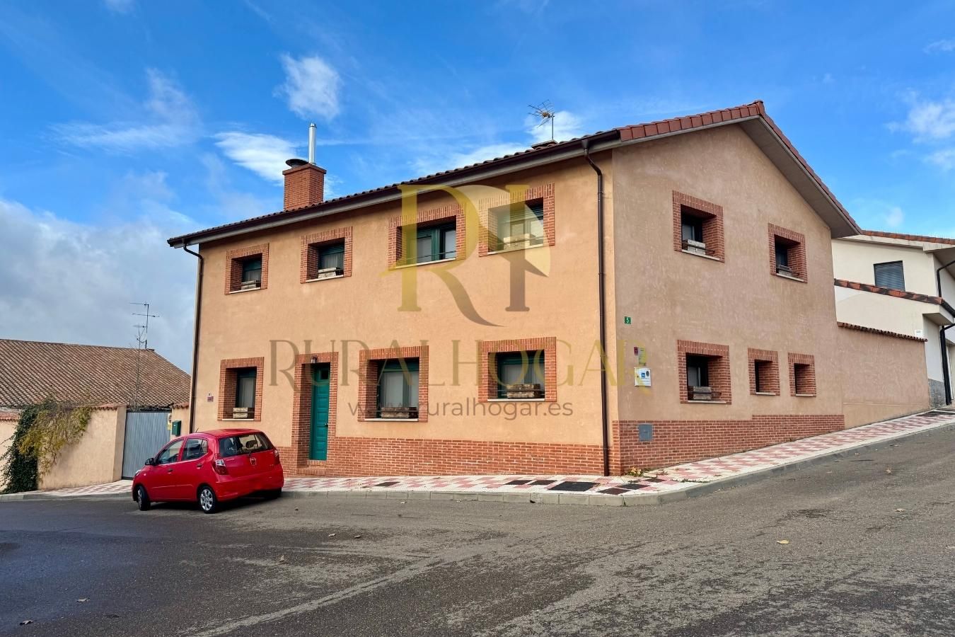 Exterior view of House or chalet for sale in Villaquilambre  with Heating, Private garden and Parquet flooring