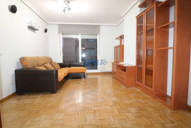 Piso en Venta en Calle Montserrat Caballé en Getafe Norte