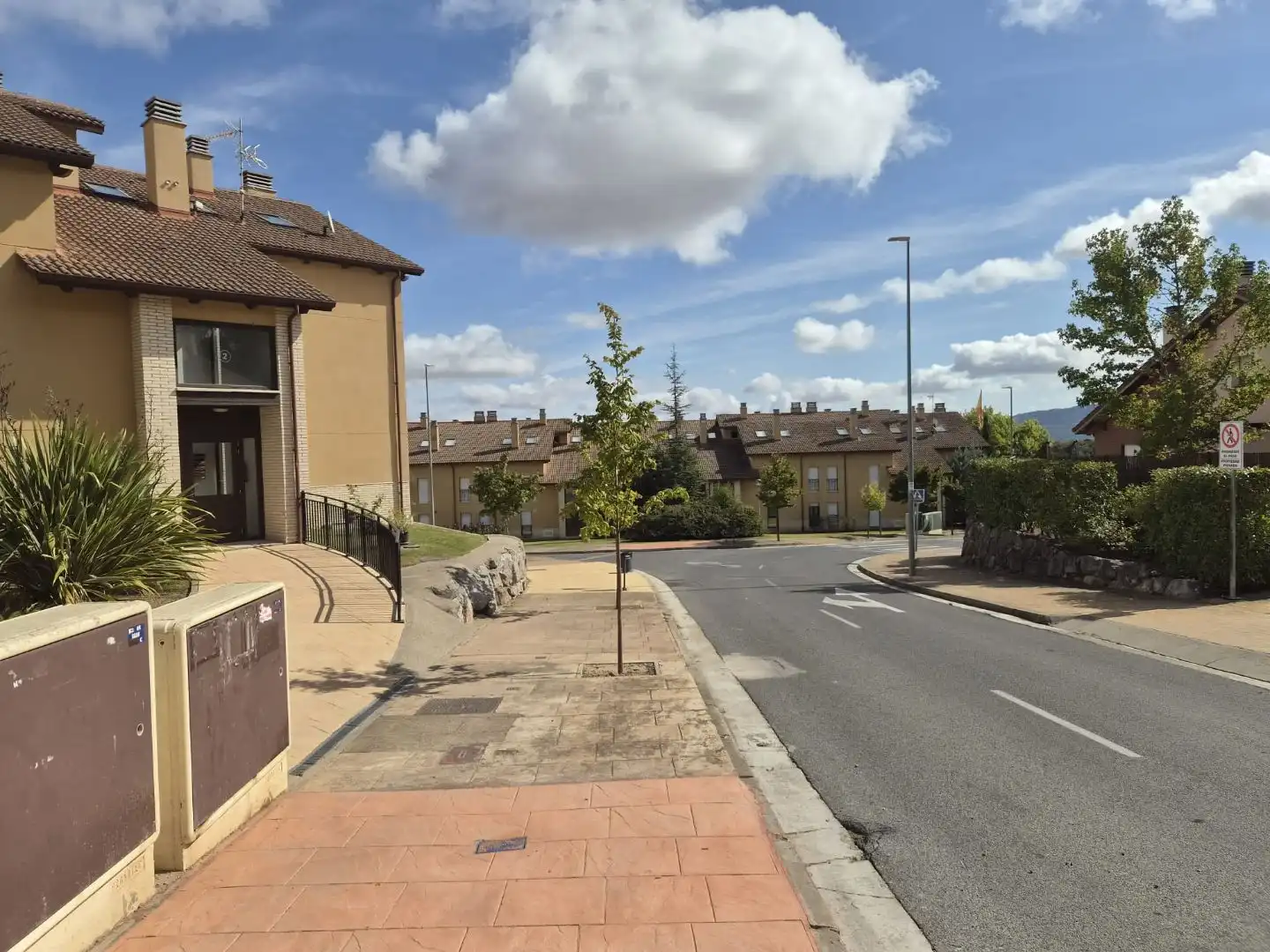 Außenansicht von Maisonette zum Verkauf in Sojuela mit Terrasse und Balkon