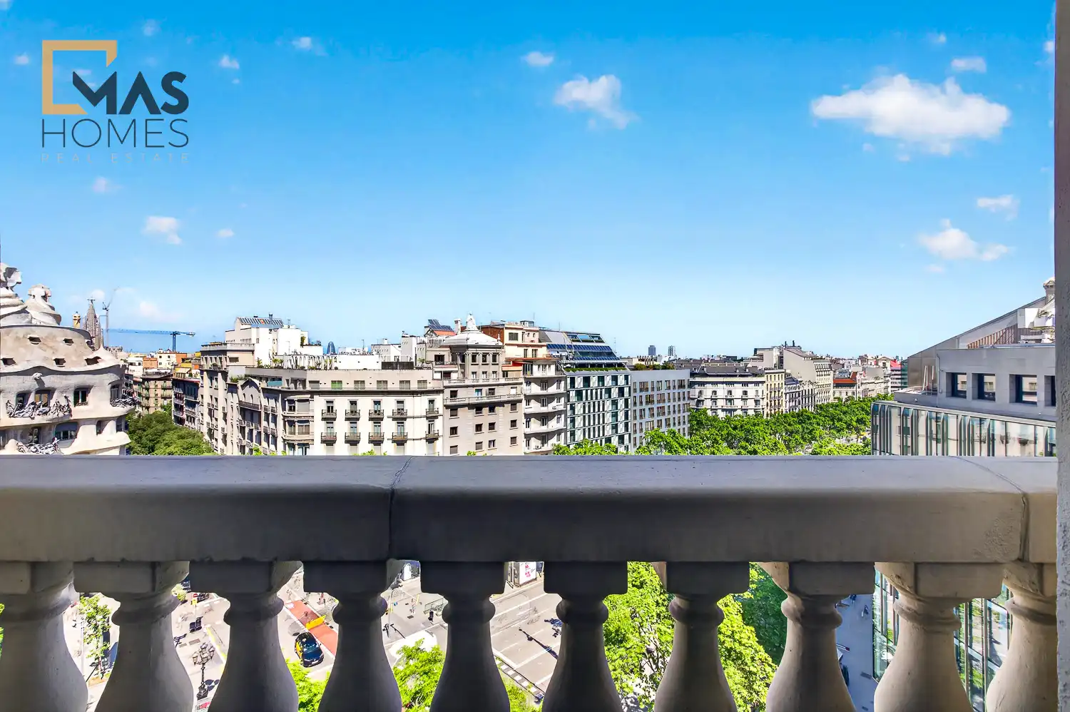 Exterior view of Flat for sale in Barcelona  with Air Conditioner, Heating and Oven