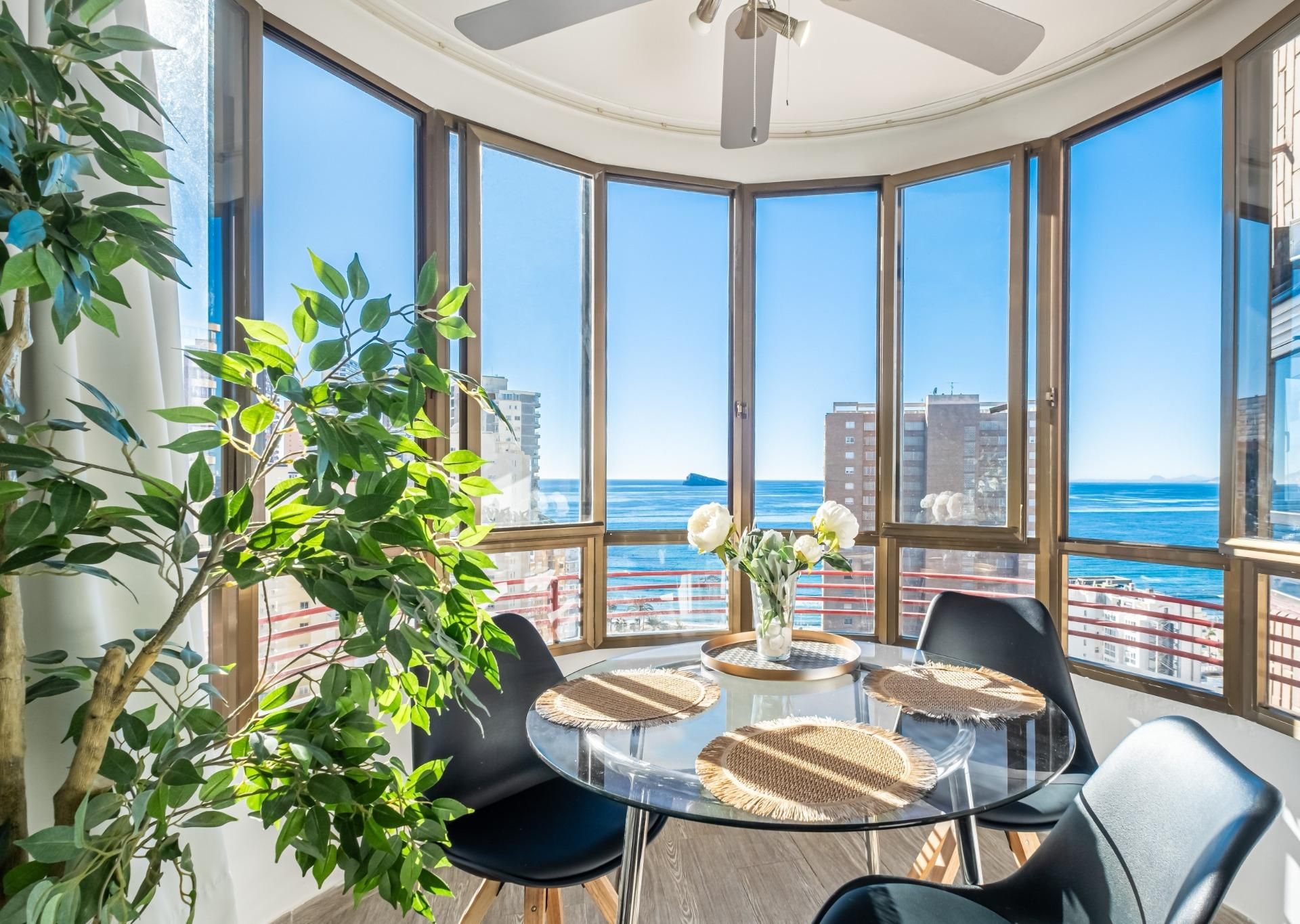Comedor de Apartamento en venta en Benidorm con Aire acondicionado, Amueblado y Piscina comunitaria