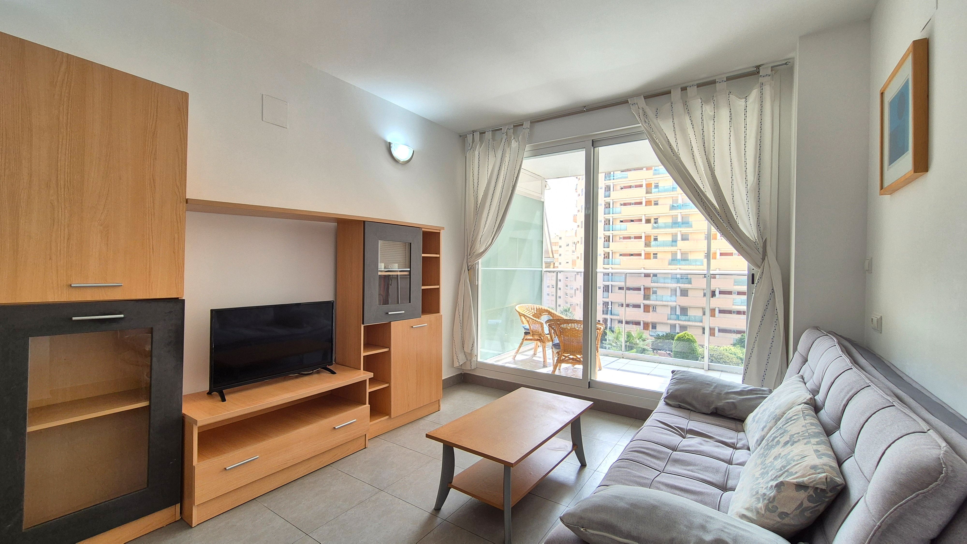 Sala de estar de Apartamento en venta en  Madrid Capital con Piscina, Amueblado y Piscina comunitaria