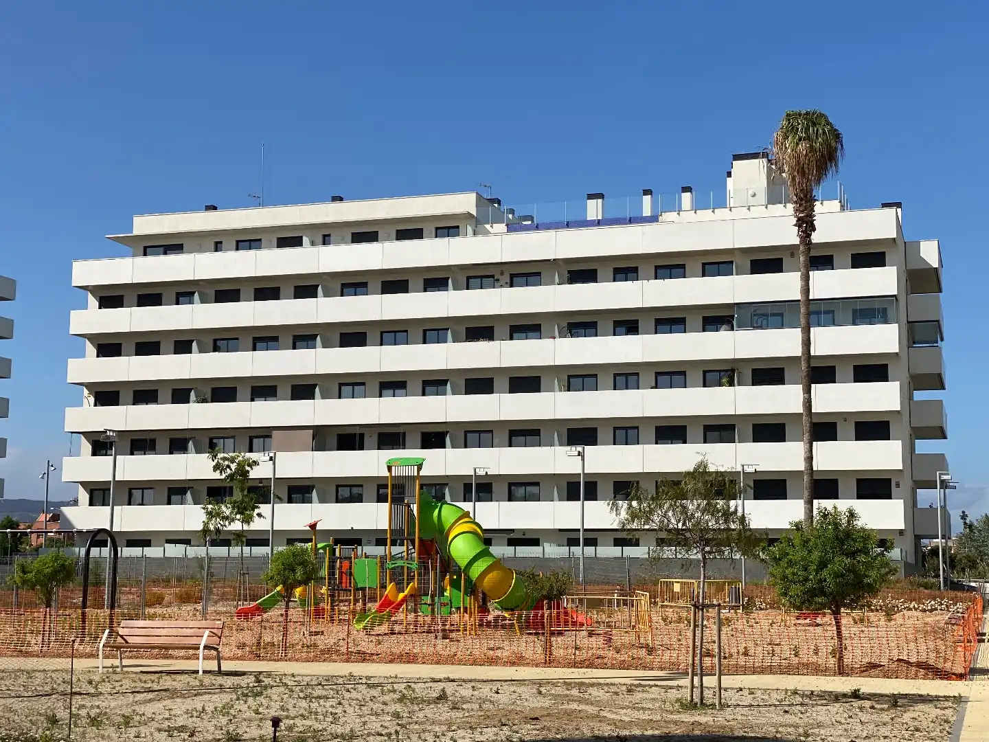 Pis amb jardí de lloguer a Passeig Antonio Machado 33