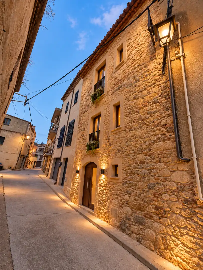 Casa adosada en venda a Peralada, Girona