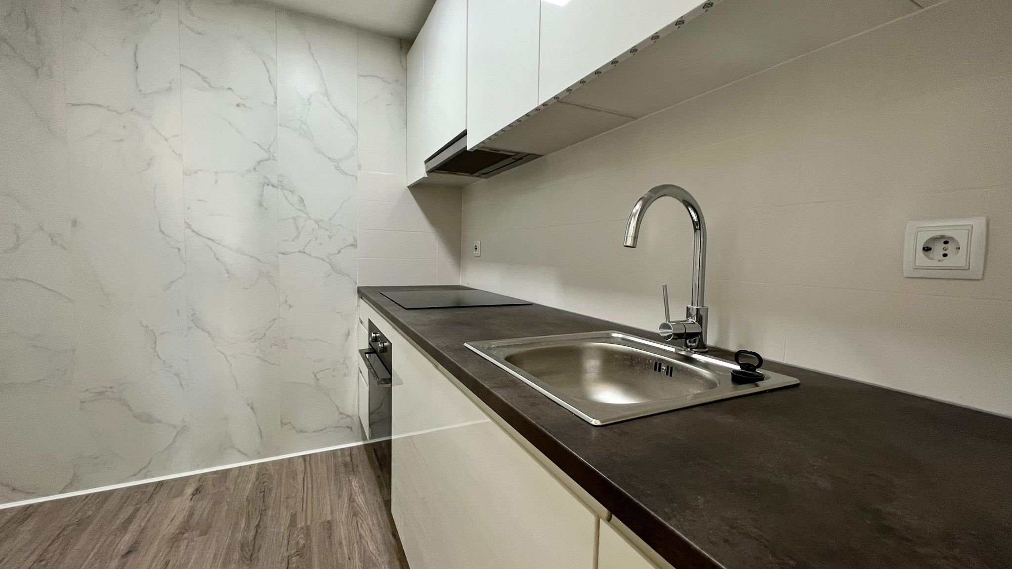 Kitchen of Flat for sale in L'Hospitalet de Llobregat