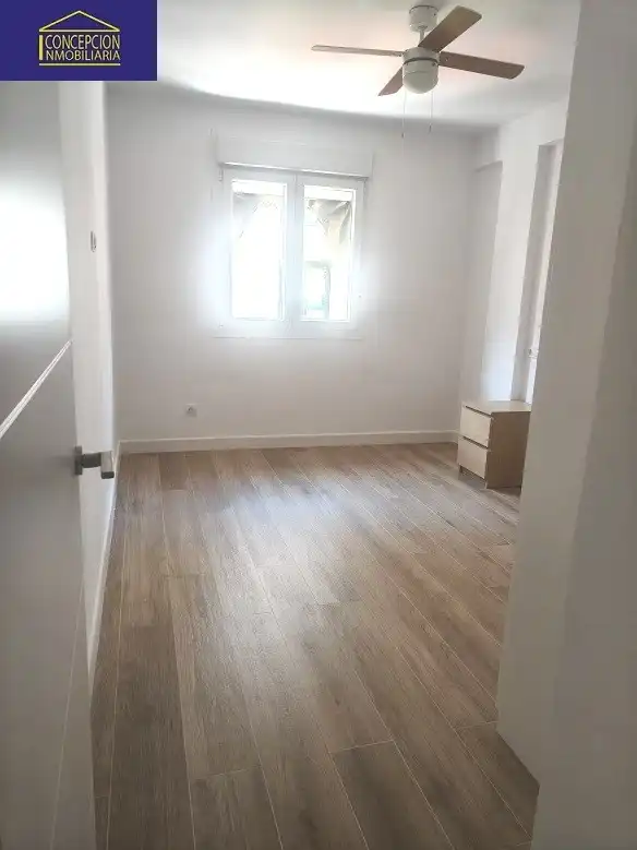 Schlafzimmer von Wohnung zur Miete in Córdoba mit Klimaanlage, Heizung und Parkett