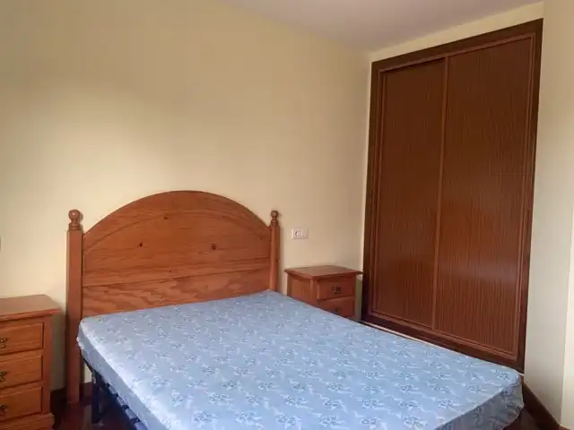 Habitación de Apartamento en venta en Marín con Parquet, Trastero y Amueblado