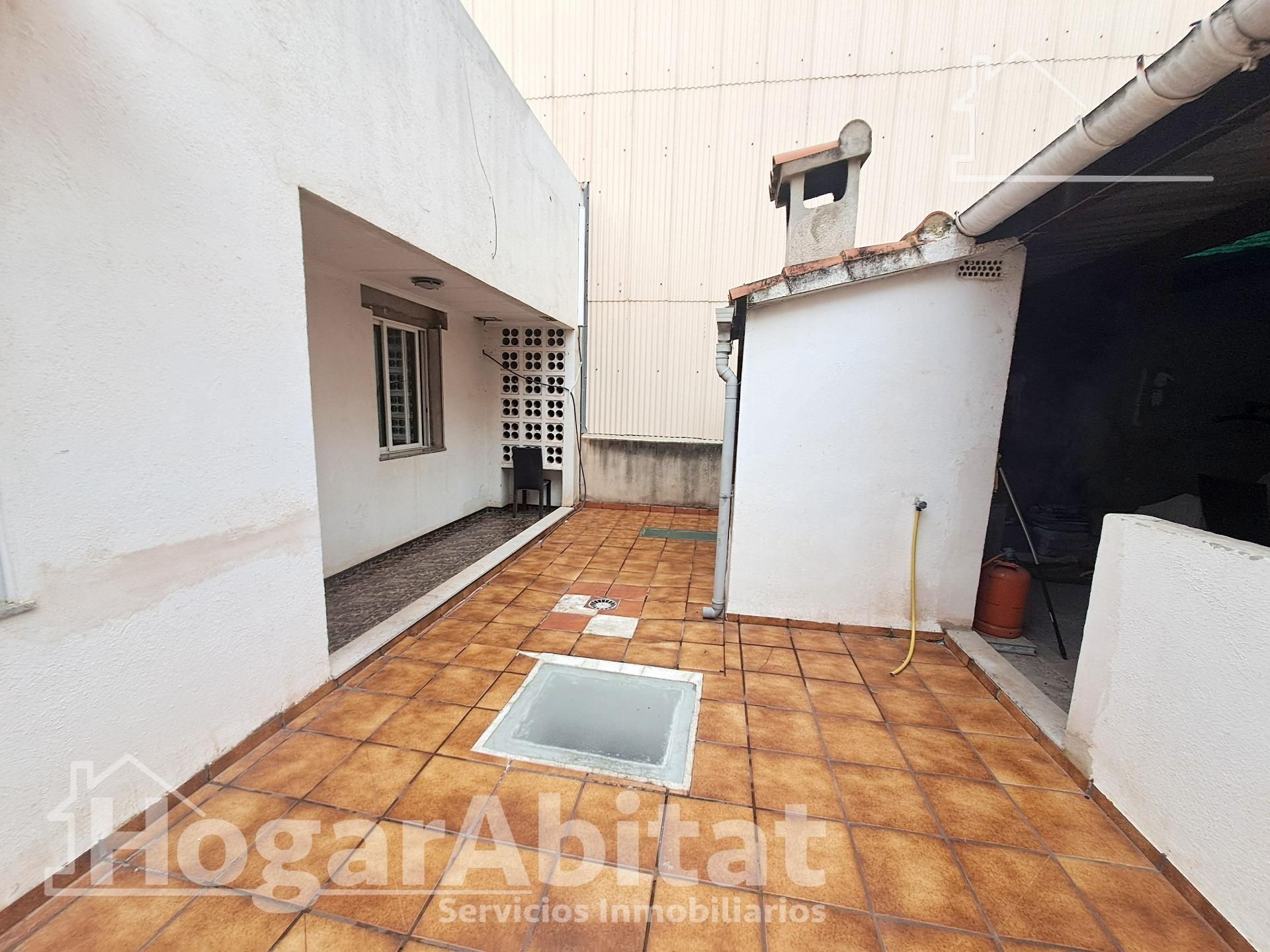 Terraza de Casa o chalet en venta en Castellón de la Plana / Castelló de la Plana con Terraza, Trastero y Amueblado