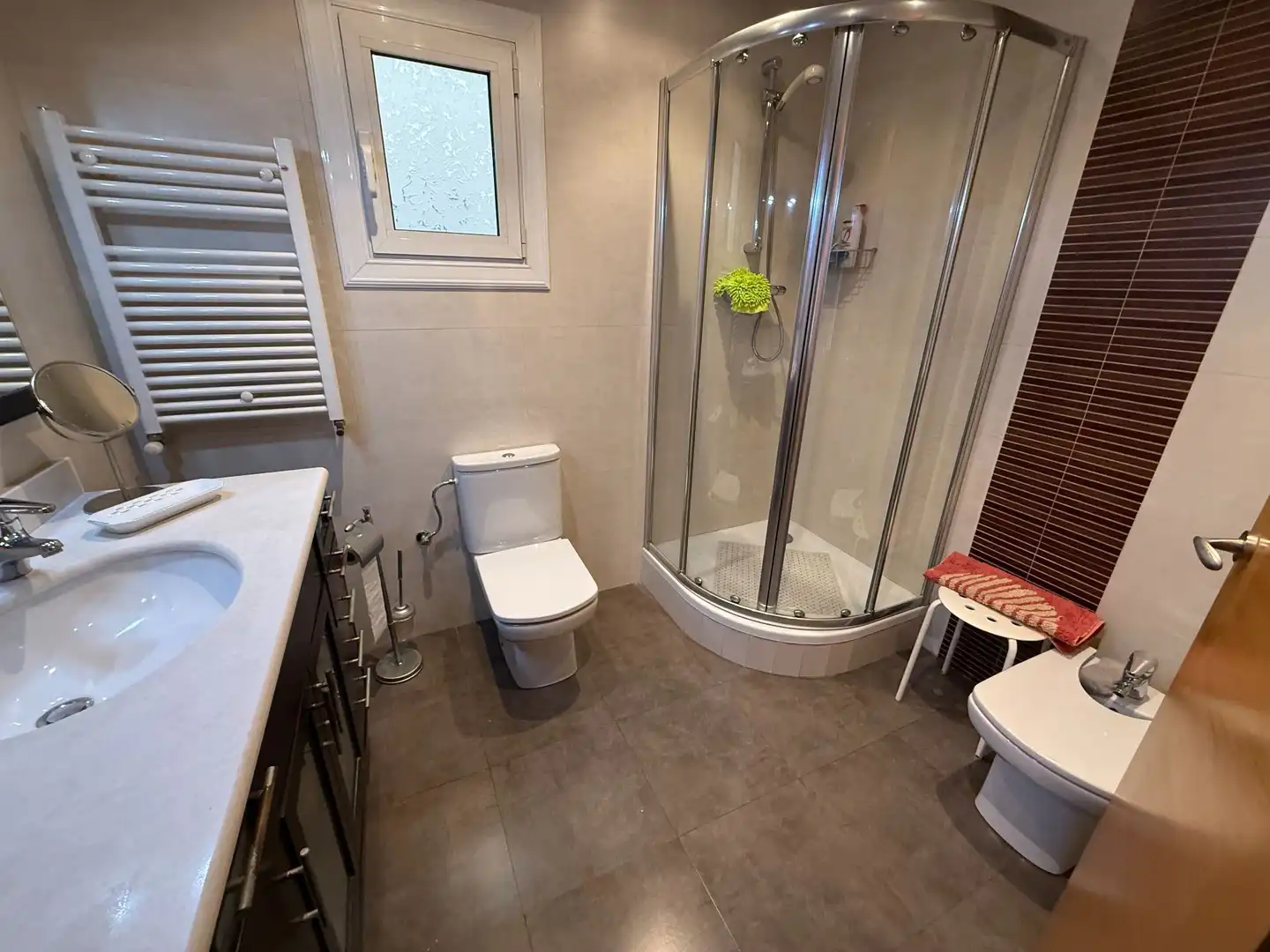 Baño de Piso en venta en Santa Coloma de Gramenet con Aire acondicionado, Calefacción y Terraza