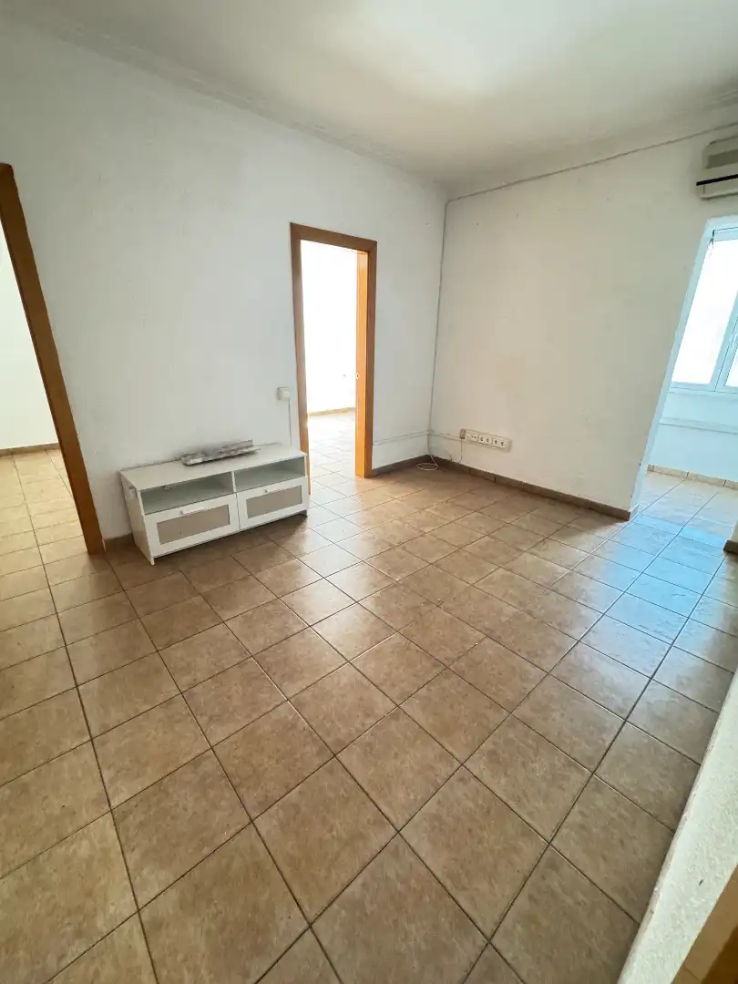 Wohnzimmer von Wohnung zum Verkauf in Barcelona mit Alarm