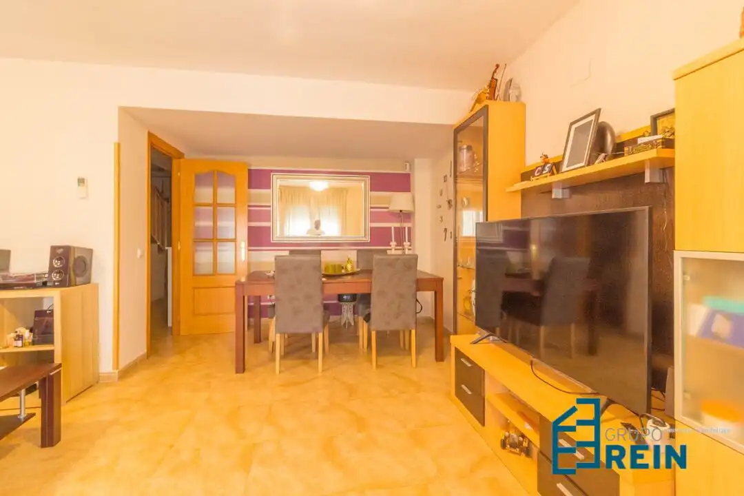 Casa adosada en venta en Recas con Aire acondicionado, Calefacción y Trastero