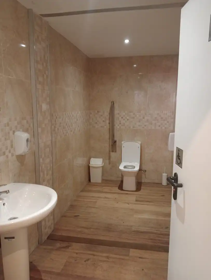 Baño de Local en traspaso en Vila-real con Amueblado