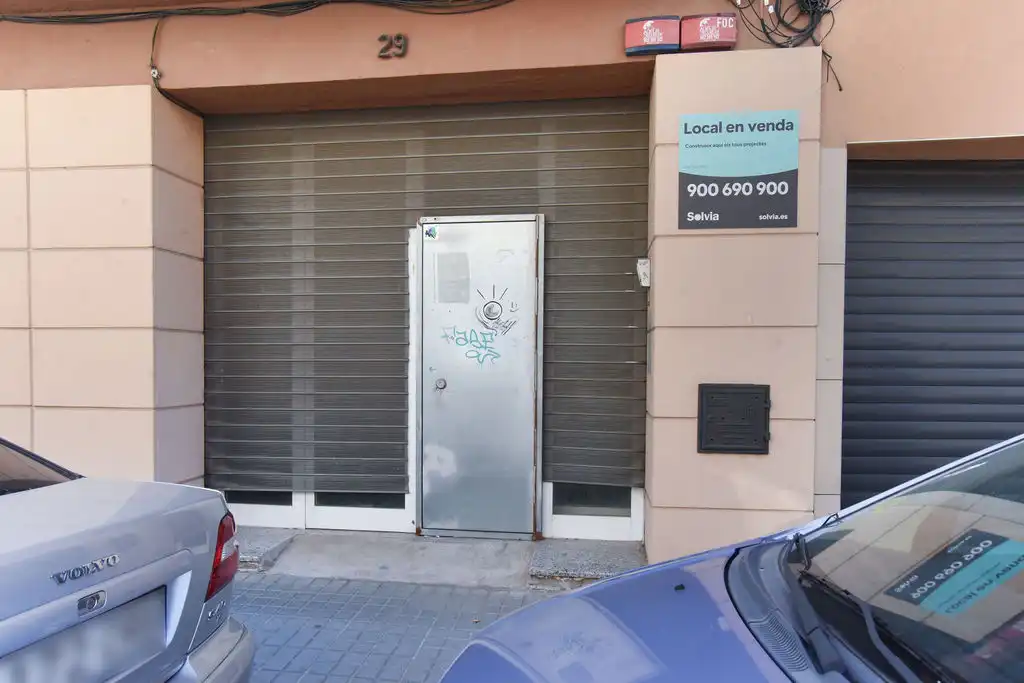 Local comercial en venta en PAU CLARIS, imagen 3