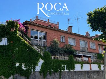 Casa con balcón en venta en Avinguda de Frederic Rahola