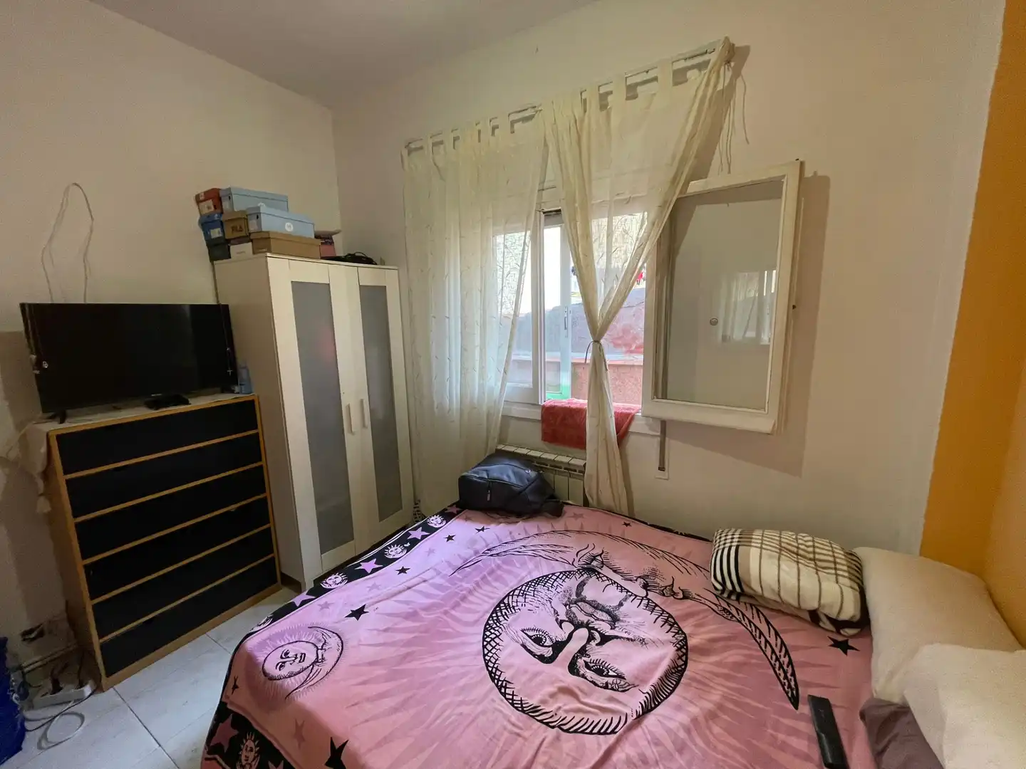 Dormitori de Pis en venda en Madrid amb Calefacció, Terrassa i Moblat