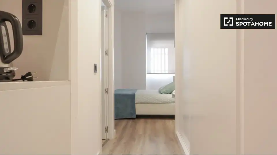 Bedroom of Flat for rent in Madrid  with Air Conditioner, Heating and Furnished