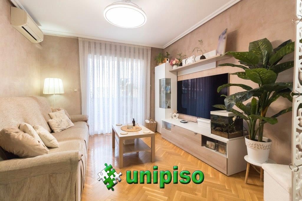 Sala d'estar de Pis en venda en Leganés amb Aire condicionat, Calefacció i Parquet