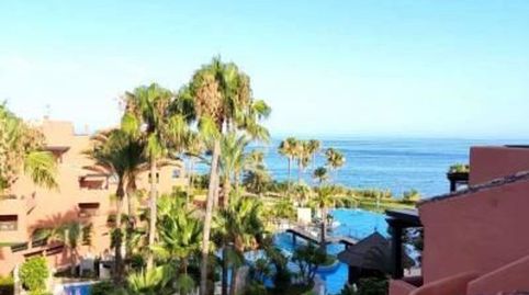 ÁTICO DÚPLEX 1ª LÍNEA DE PLAYA EN ESTEPONA
