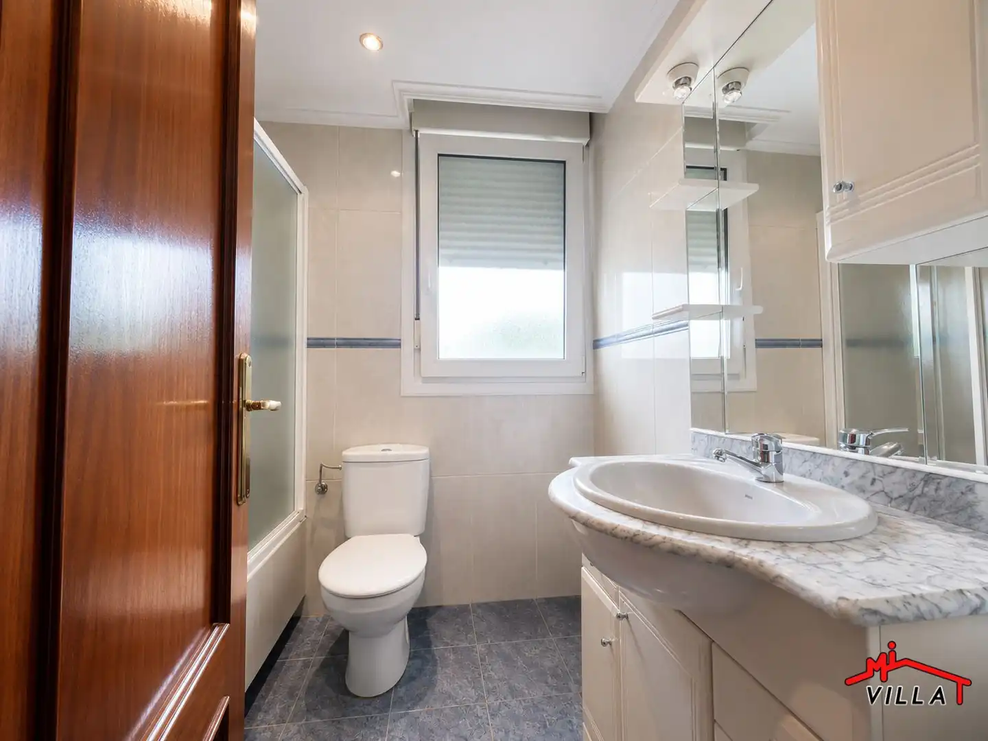 Badezimmer von Wohnung zum Verkauf in Ampuero mit Heizung, Abstellraum und Möbliert