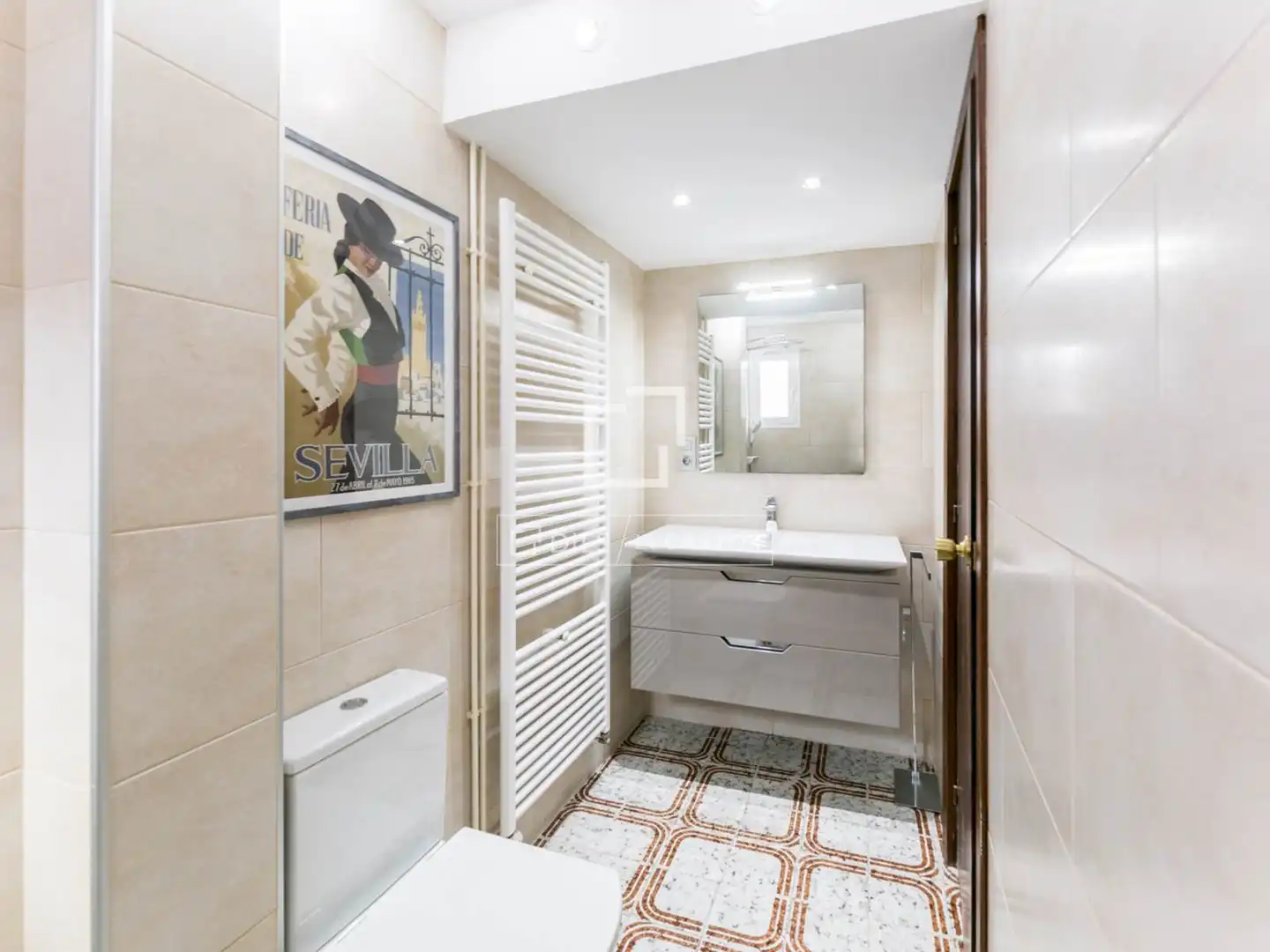 Badezimmer von Wohnung zum Verkauf in Castelldefels mit Heizung, Privatgarten und Terrasse
