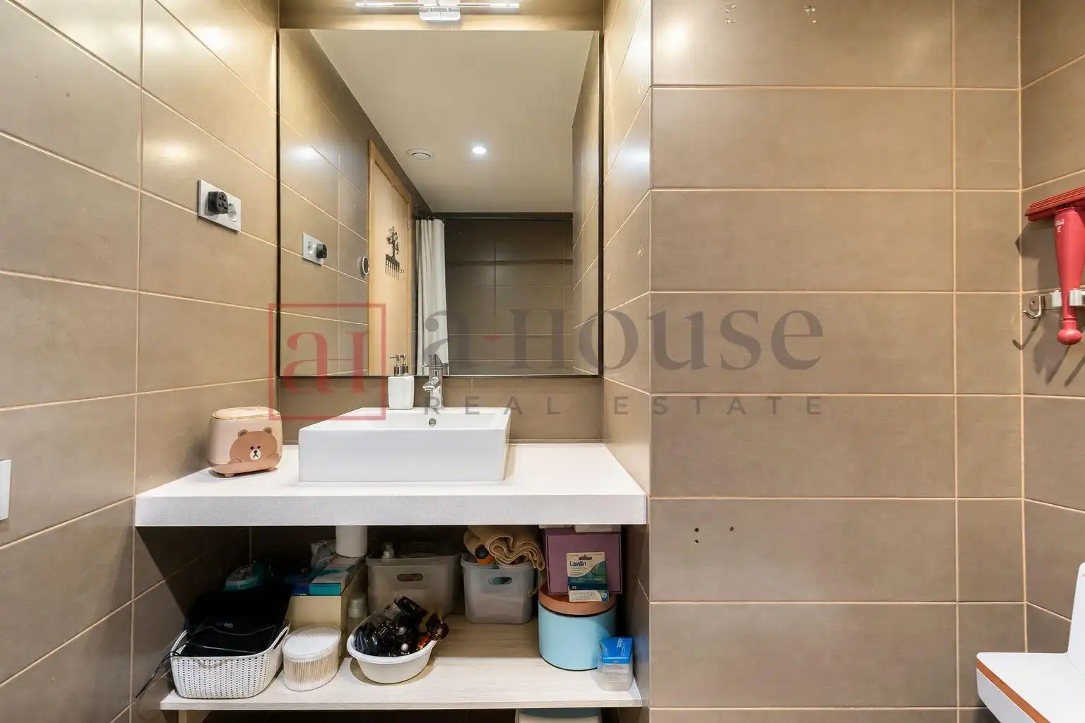 Badezimmer von Wohnung zum Verkauf in Barcelona mit Heizung, Parkett und Terrasse