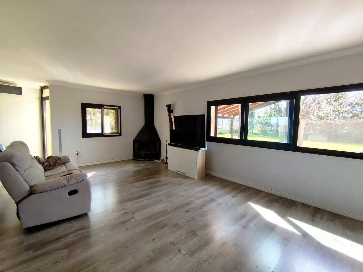 Sala de estar de Casa o chalet en venta en Bell-lloc d'Urgell con Calefacción, Jardín privado y Terraza