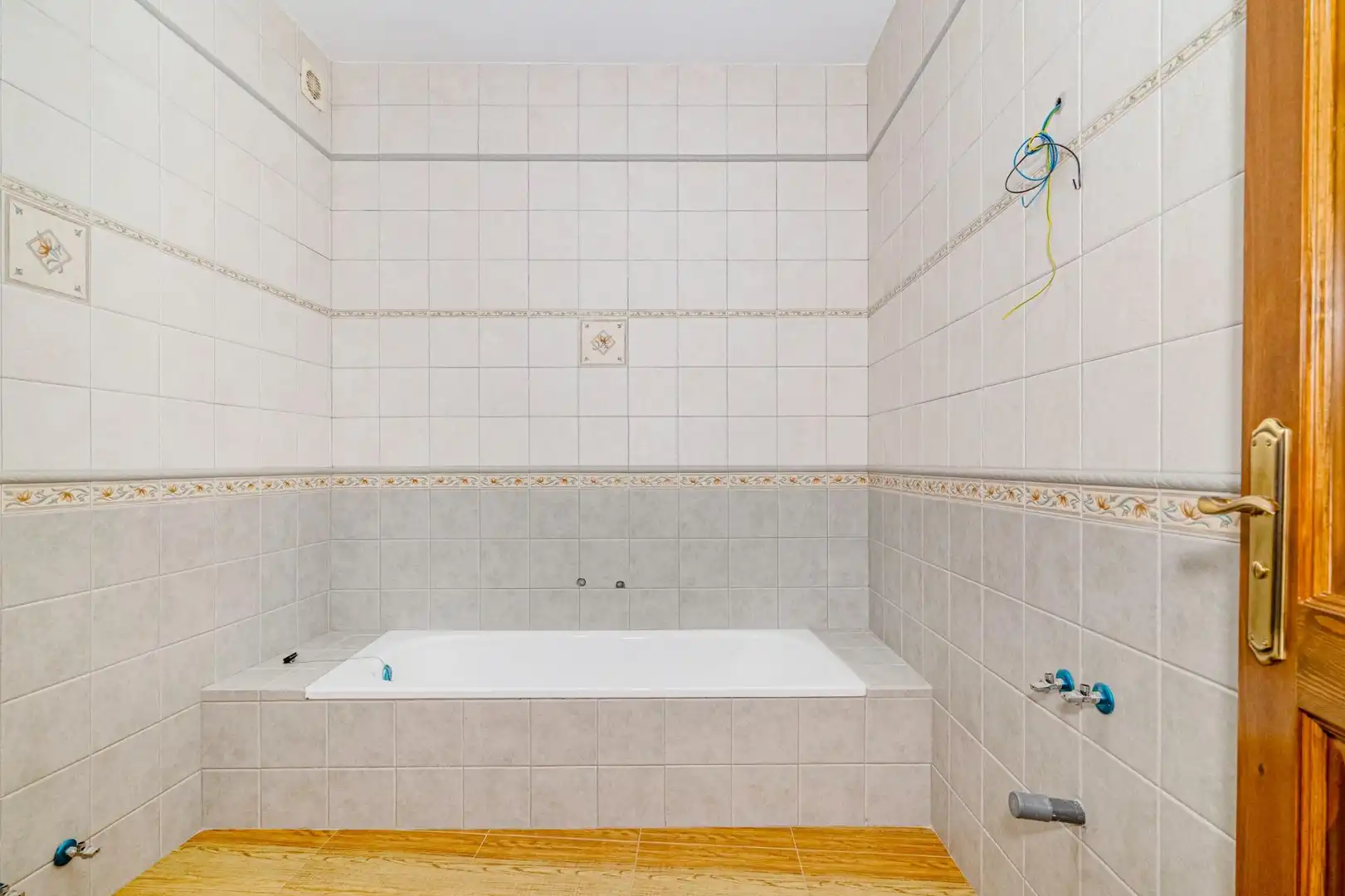 Baño de Edificio en venta en Íllora